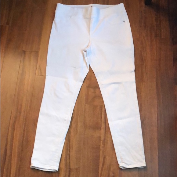 Old Navy Denim - Size 14P white Old Navy Rockstar Jeggings Old Navy Denim - Size 14P white Old Navy Rockstar Jeggings